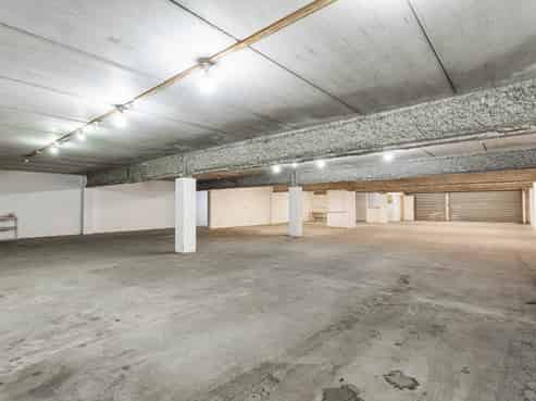 Standalone Road Front Warehouse