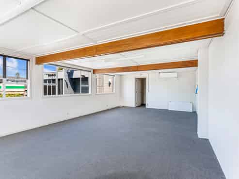 Standalone Road Front Warehouse