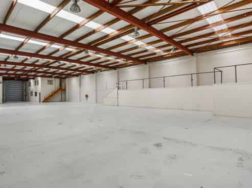 Standalone Road Front Warehouse