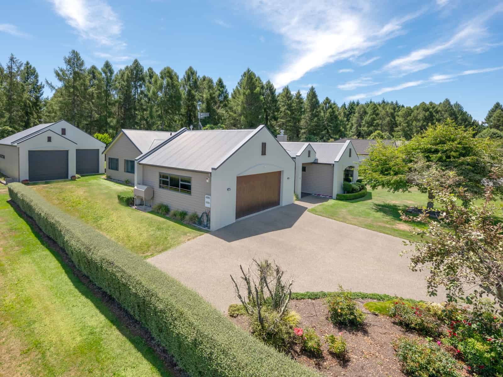 Kinloch Homes and Real Estate for Sale realestate.co.nz