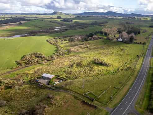 7221 State Highway 1, Pakaraka