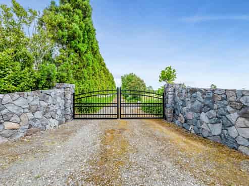 1918 Egmont Road, Kaimiro