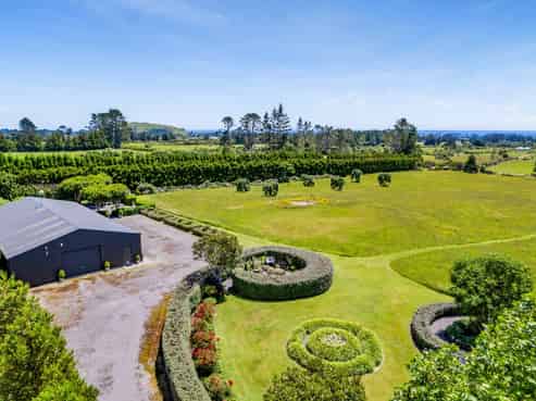 1918 Egmont Road, Kaimiro