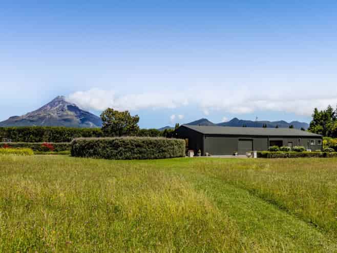 1918 Egmont Road, Kaimiro