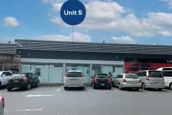 RETAIL IN GLEN EDEN TOWN CENTRE
