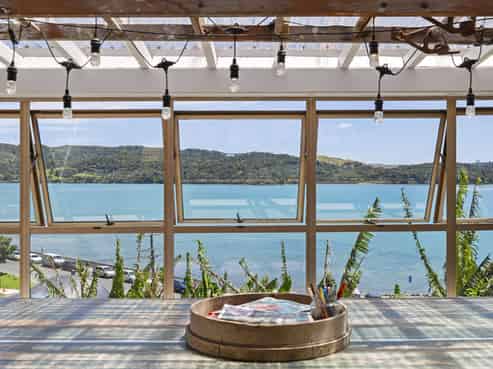 77 Wallis Street, Raglan