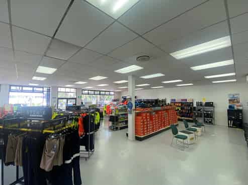 CBRE | High Profile East Tamaki Showroom
