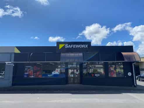 CBRE | High Profile East Tamaki Showroom