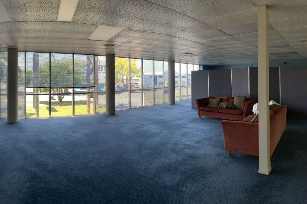 Well Appointed Office | 175 m² | Rosebank Road - Bild 2