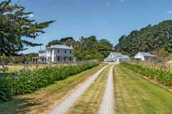 302 Riverside Road, Martinborough