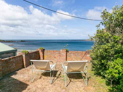 38 Owhiro Bay Parade, Owhiro Bay