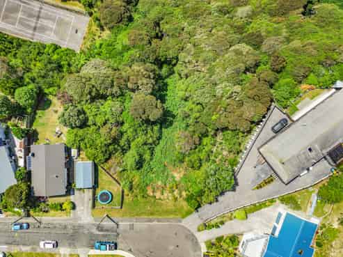 11 Makora Grove, Paremata