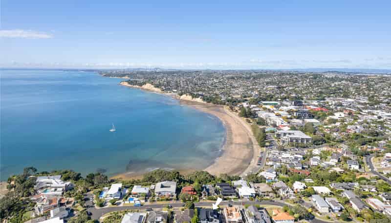 Property value - 8 Clifton Road, Waiake - realestate.co.nz