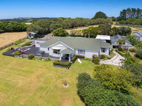 154 Te Kanae Road, South Head