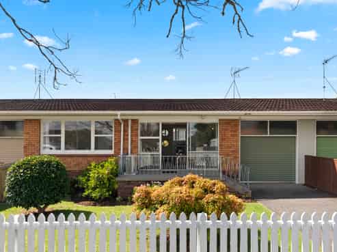 2/20 Victoria Street, Pukekohe