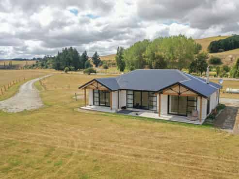 1210 Pleasant Point - Cave Highway, Cave