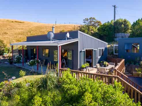 16A Whangaimoana Beach Road, Pirinoa