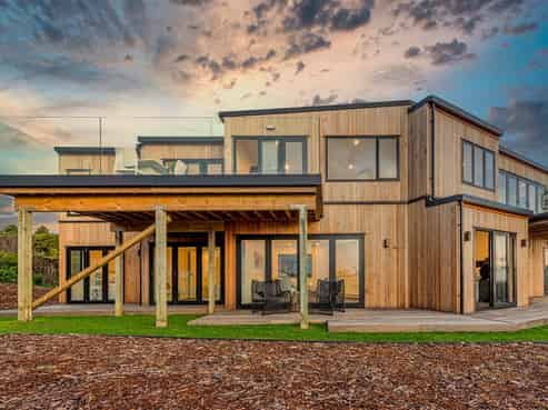 123 Piha Road, Piha