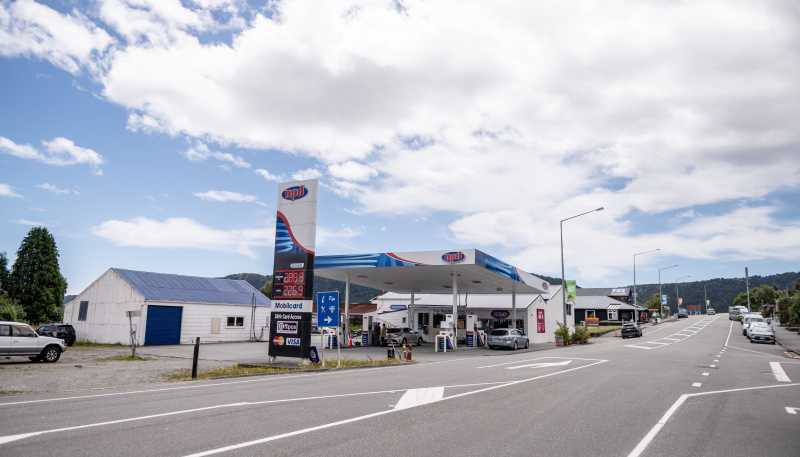50-52 Main Road, Fox Glacier