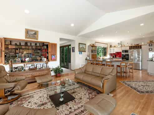 10 Coburg Place, Tikitere