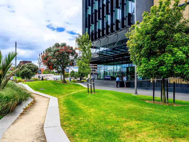 $299/sqm gross rent – ideal short term space
