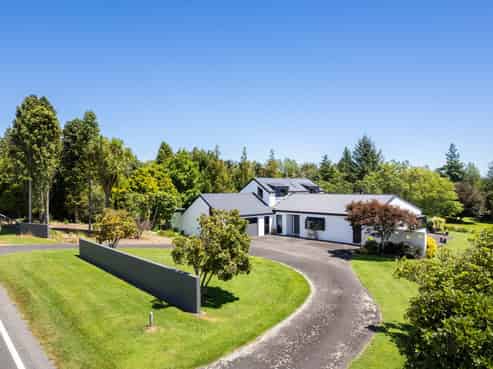 1298 Egmont Road, Egmont Village