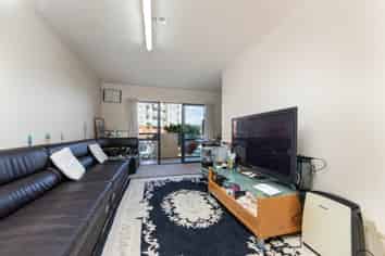 1/12 Crown Lynn Place, New Lynn