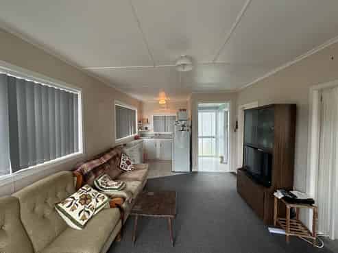 66 Sixth Avenue, Urenui