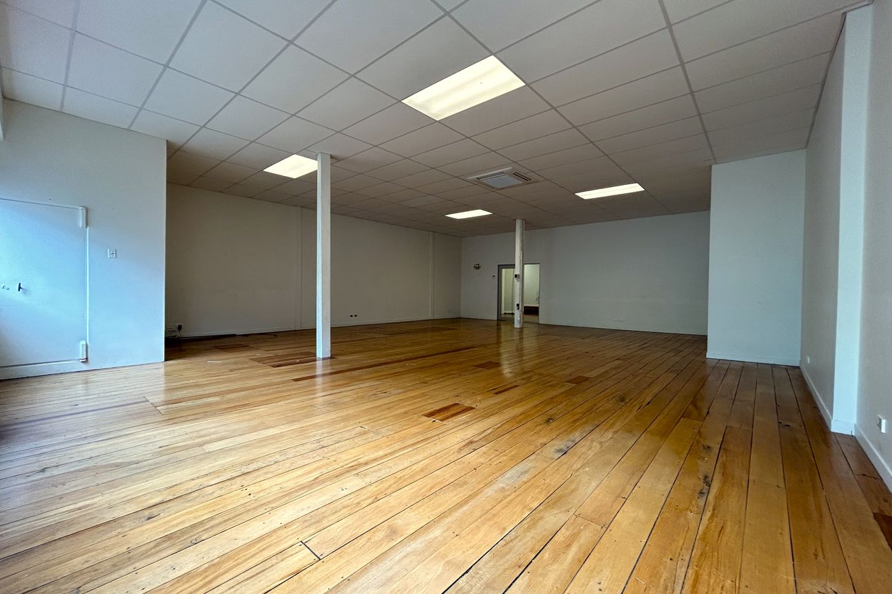 Options in the Whites Building - Mehr