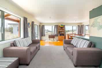 10 Nunu Drive, Flat Point