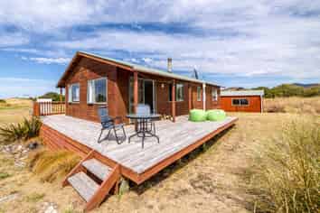 10 Nunu Drive, Flat Point