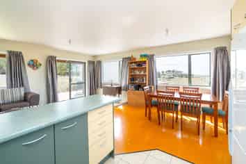 10 Nunu Drive, Flat Point