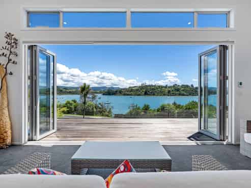 1248 Sandspit Road, Sandspit