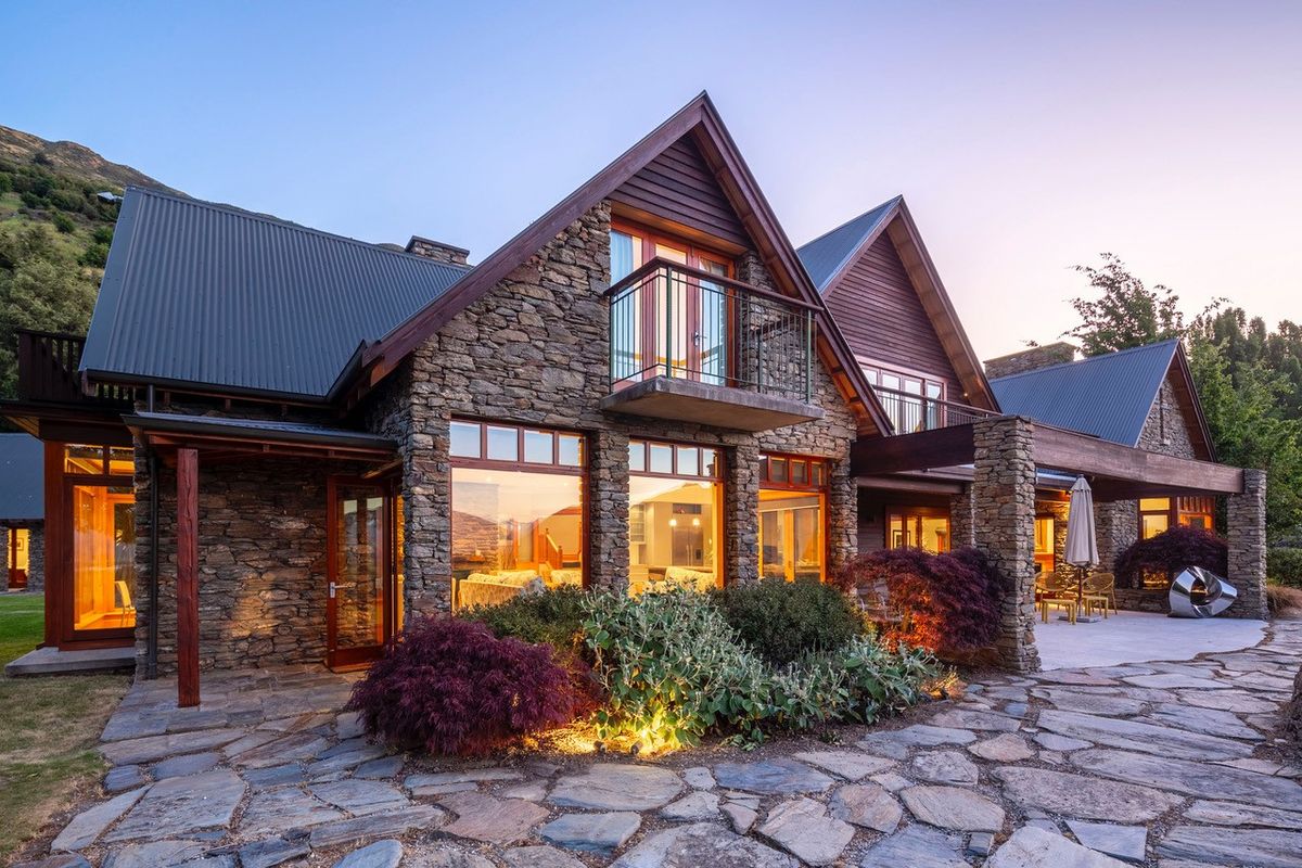 Incomparable Mt Barker Residence, Cardrona