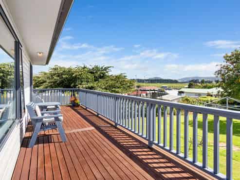 8 Macandrew Street, Owaka