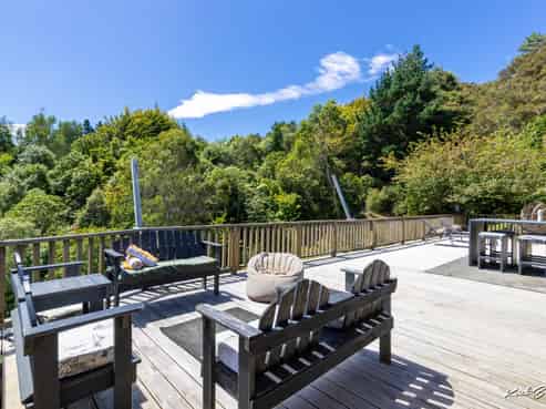 243 Katherine Mansfield Drive, Whitemans Valley