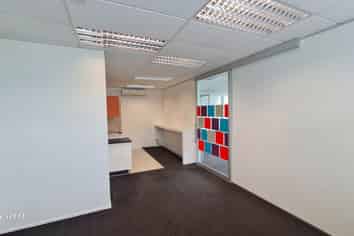 "HI-TECH READY" OFFICE
