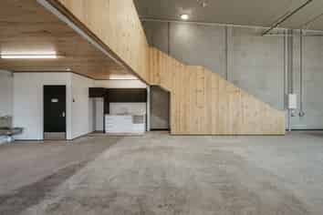 Road front unit - a statement for your business