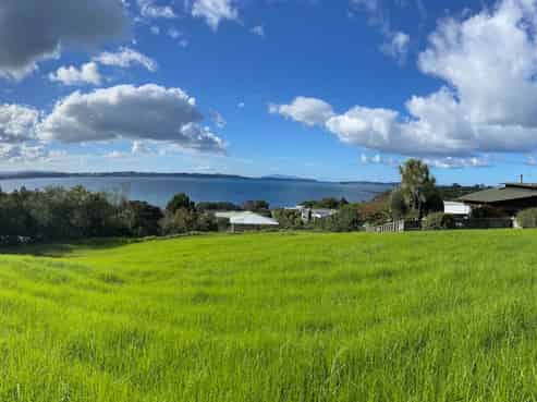 16 Athol Place, Algies Bay