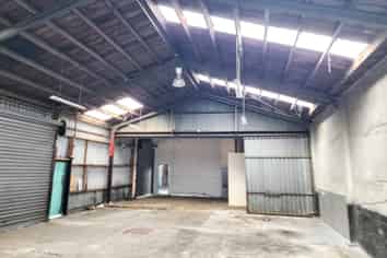 Inner City Premium Workshop with 13 carparks