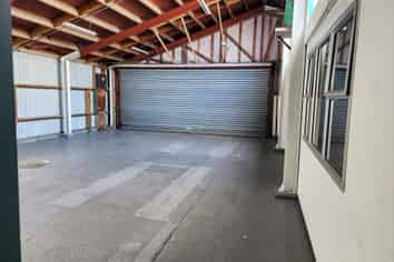 Inner City Premium Workshop with 13 carparks
