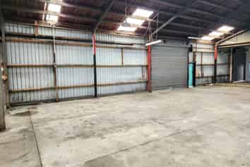 Inner City Premium Workshop with 13 carparks
