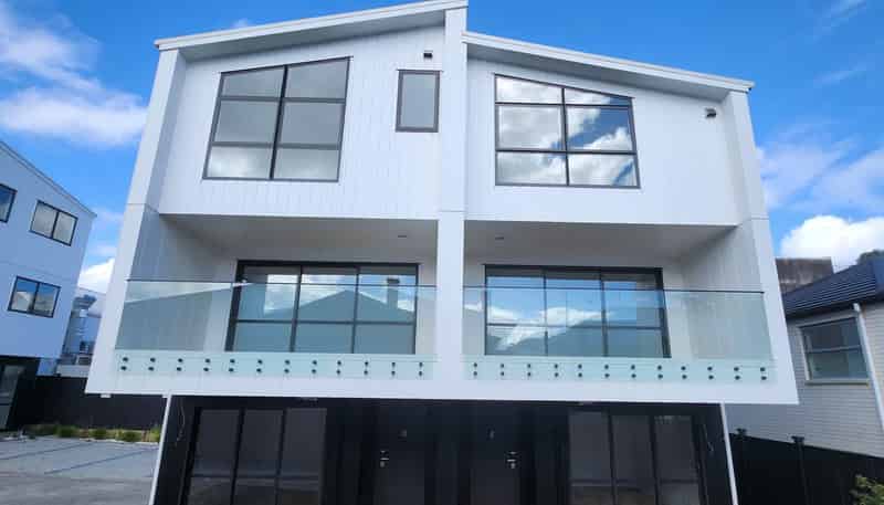 2E Queen Mary Avenue, Epsom