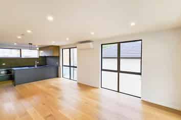 2E Queen Mary Avenue, Epsom