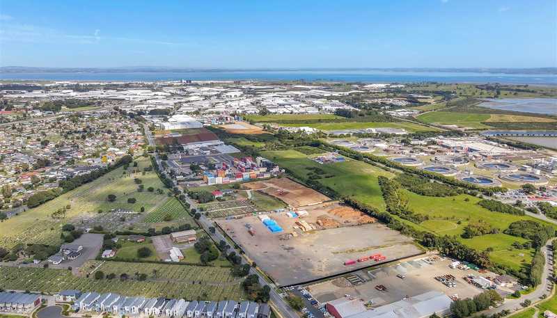  11 Kirkbride Road, Mangere