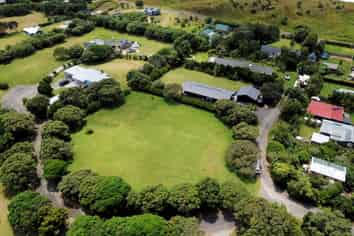 5H Oruawharo Lane, Great Barrier Island