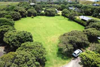 5H Oruawharo Lane, Great Barrier Island