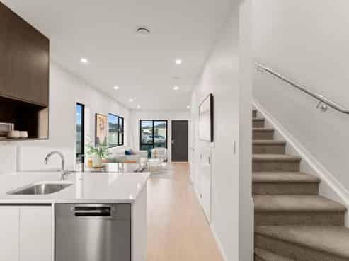 30 Johns Creek Crescent, Silverdale