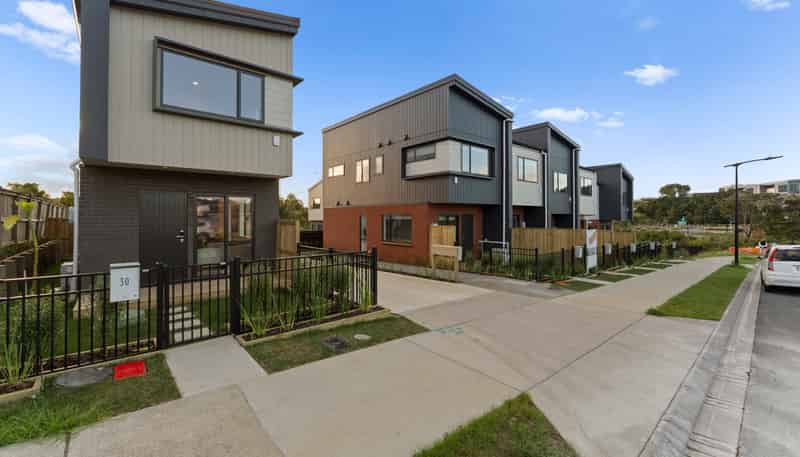 30 Johns Creek Crescent, Silverdale