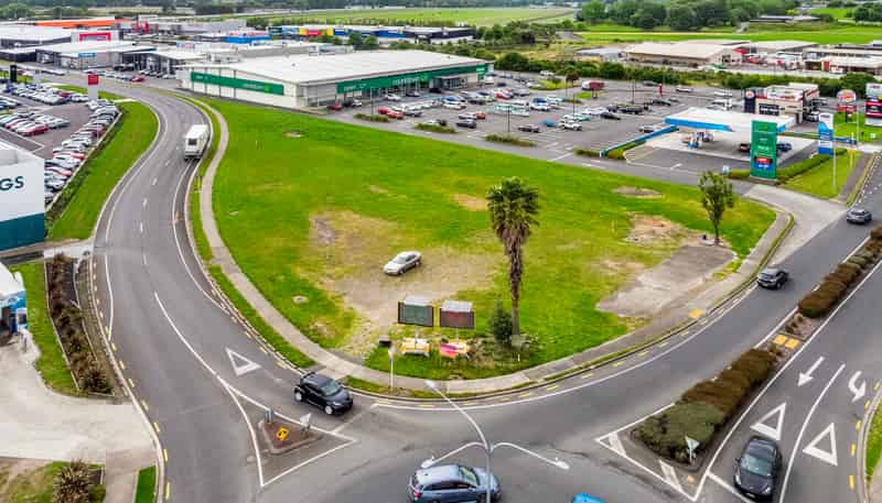 174-182 Manukau Road & 1 Svendsen Road, Pukekohe